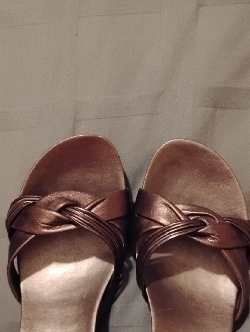 Gianni Bini Bronze leather slides - Picture 6 of 6